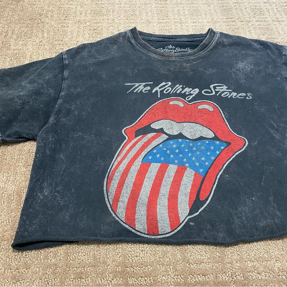 {The Rolling Stones} Cropped Graphic Tee ~ Size Medium - Picture 6 of 16